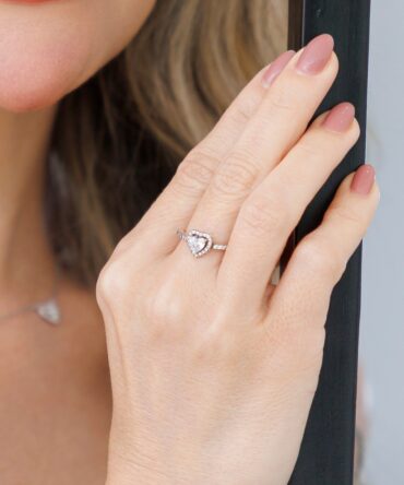 Coleção Elen para Kyanitez: Anel Coração com Zircônia Branca – Prata 925